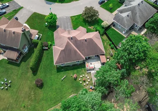 Maison à vendre - 9 Av. des Faucons, Saint-Sauveur, J0R 1R4