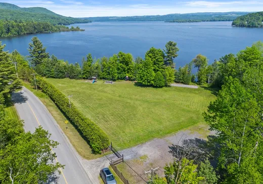 Maison à vendre - 245 Rue des Anthuriums, Ste-Catherine-De-Hatley, J0B 1W0
