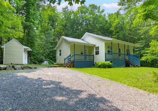 Bungalow à vendre - 138 Rue des Mélèzes, Bromont, J2L1T6