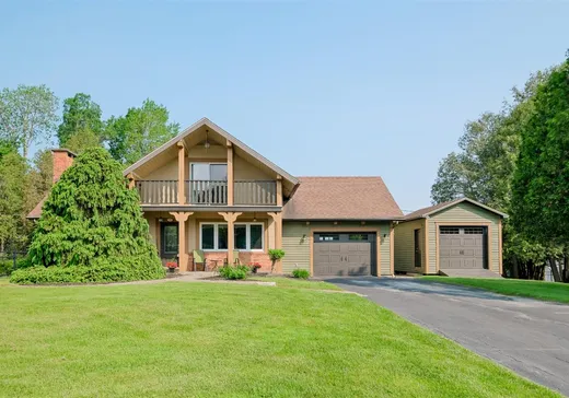 Maison à étages à vendre - 915 Boul. des Érables, Valcourt, J0E2L0
