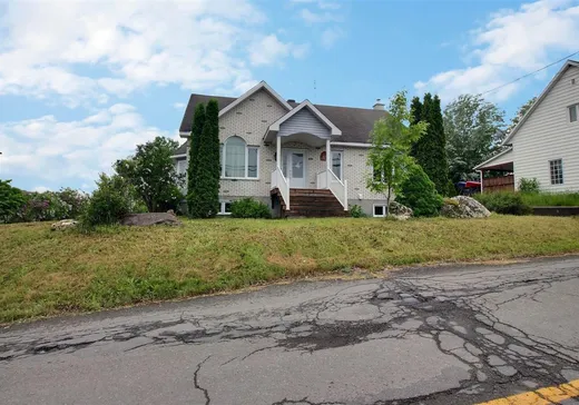 House for sale - 31 Rue du Vieux-Chemin, Témiscouata-sur-le-Lac, G0L 1E0