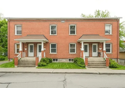 Two or more stories for sale - 17 Rue St-Paul, Saint-Jean-sur-Richelieu, J3B1Y8