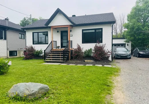Maison à étages à vendre - 122 Rue Robert, Cowansville, J2K3J7