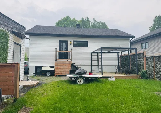 Maison à vendre - 122 Rue Robert, Cowansville, J2K 3J7