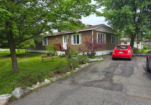 Two or more stories for sale - 216 Rue Prairie, Saint-Jean-sur-Richelieu, J2Y1G2