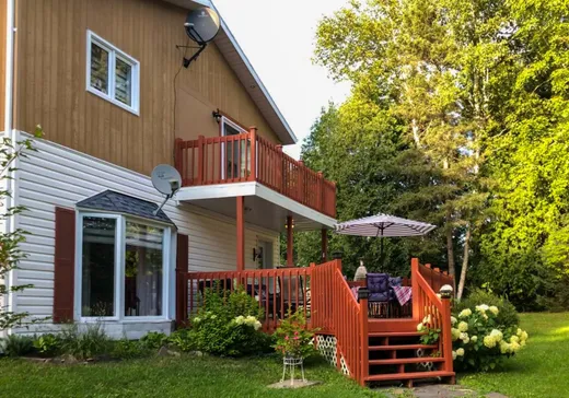 Two or more stories for sale - 83 Route 195, Matane, G0J3E0