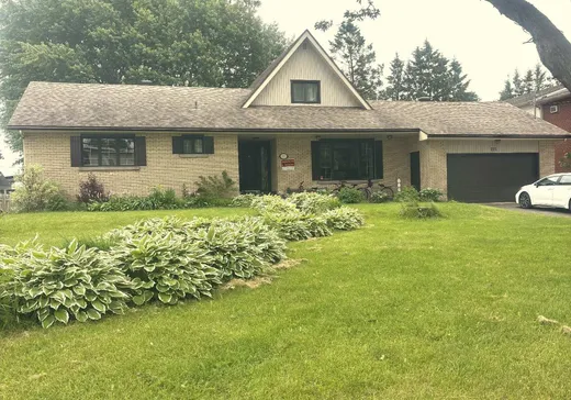 House for sale - 225 Rue St-Louis, Warwick, J0A 1M0