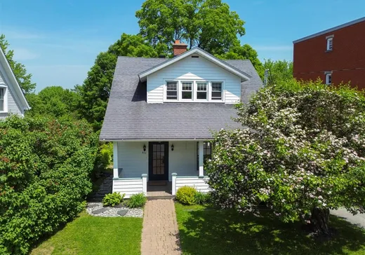 Maison à vendre - 820 Rue de l'Ontario, Sherbrooke, J1J 3S2