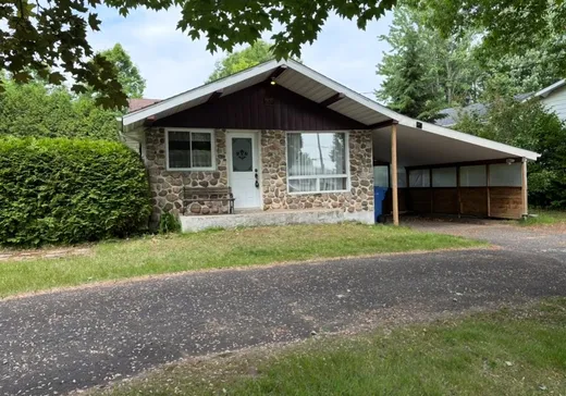 Paliers multiples à vendre - 610 Rue St-Pierre, Saint-Roch-de-Richelieu, J0L2M0