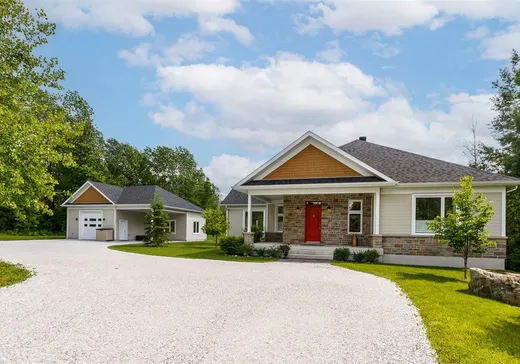 Bungalow for sale - 1100 Ch. des Diligences, Eastman, J0E1P0