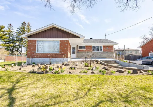 Bungalow à vendre - 8365 Rue Aimé-Renaud, Montréal (Saint-Léonard), H1P2T8