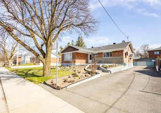 Maison à vendre - 8365 Rue Aimé-Renaud, Montréal (Saint-Léonard), H1P 2T8