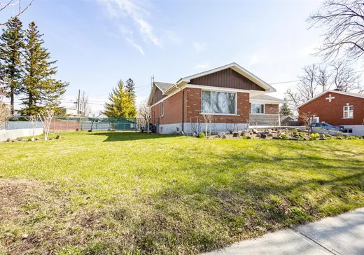 Maison à vendre - 8365 Rue Aimé-Renaud, Montréal (Saint-Léonard), H1P 2T8