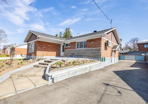 Maison à vendre - 8365 Rue Aimé-Renaud, Montréal (Saint-Léonard), H1P 2T8