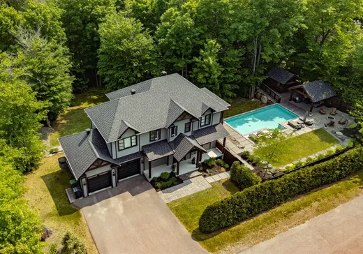 Two or more stories for sale - 96-98 Ch. des Rubis, Saint-Sauveur, J0R1R2
