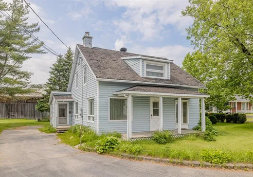 1 1/2 Storey for sale - 340 Rue Principale, St-Alban, G0A3B0
