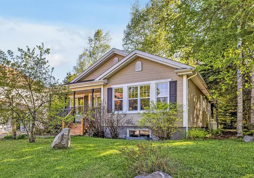 Bungalow for sale - 83 Rue des Granites, St-Ferreol-les-Neiges, G0A3R0