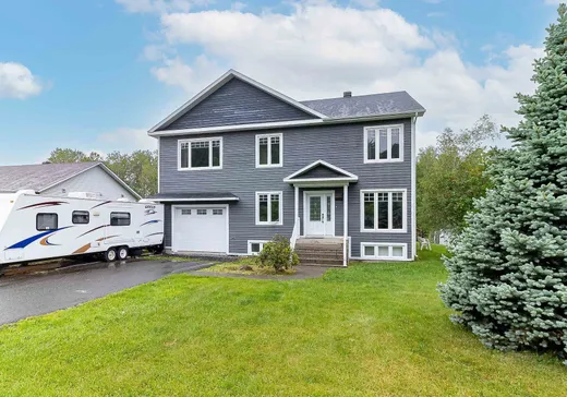 Maison à étages à vendre - 1476 Rue Shefford, Bromont, J2L1E4