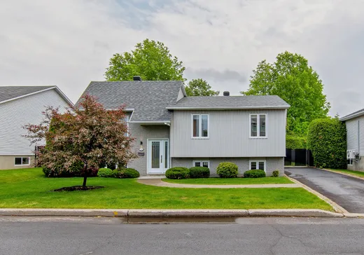 Two or more stories for sale - 120 Rue de Valcourt, Blainville, J7B1H5