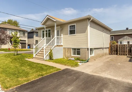 Maison à étages à vendre - 2605 Rue Audette, Brossard, J4Z2S5