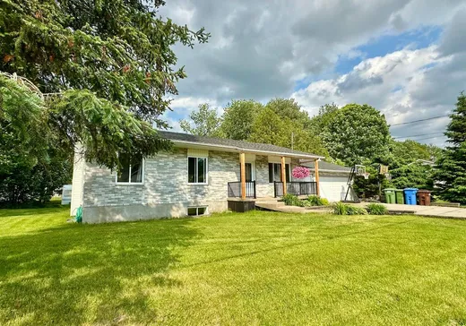 Bungalow à vendre - 18 Rue Cadieux, Brownsburg-Chatham, J8G1N6