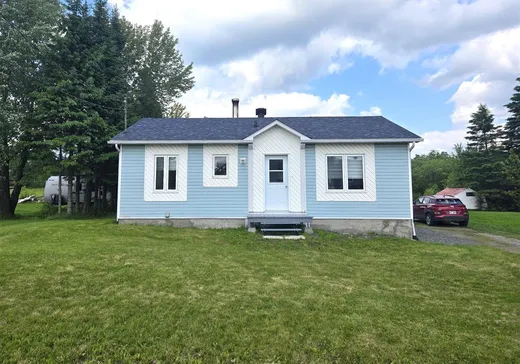 Bungalow à vendre - 1198 Rue Principale, Lac-Mégantic, G0Y1G0