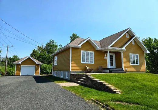 Maison à étages à vendre - 475 Rue du Sault, Matane, G4W4P6
