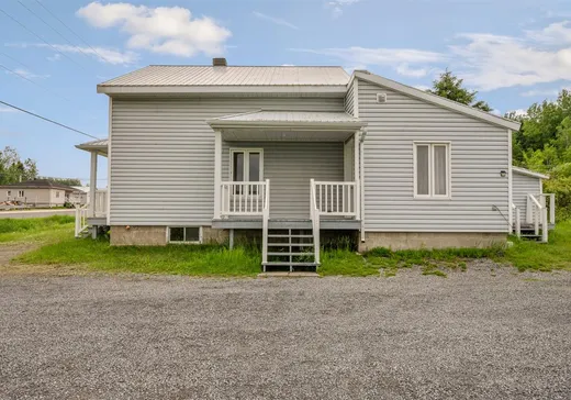 Maison à vendre - 705 Route 138, St-Tite-Des-Caps, G0A 4J0