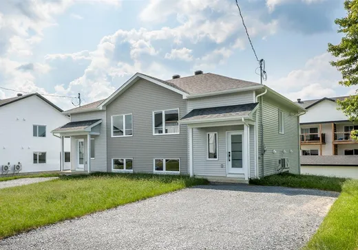Bungalow à vendre - 57 Rue St-Pierre, East Angus, J0B1R0