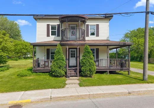 Maison à vendre - 2325 Av. Nicolas-Perrot, Bécancour, G9H 3C1