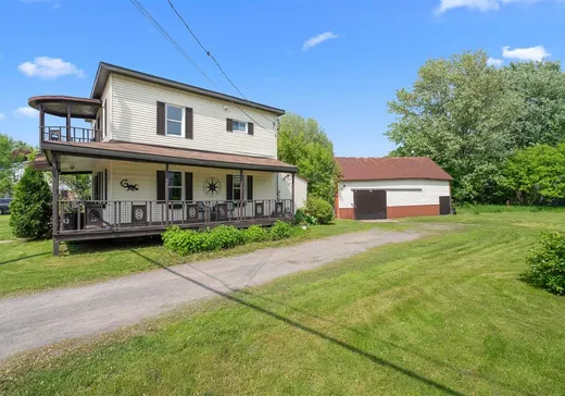 Maison à vendre - 2325 Av. Nicolas-Perrot, Bécancour, G9H 3C1