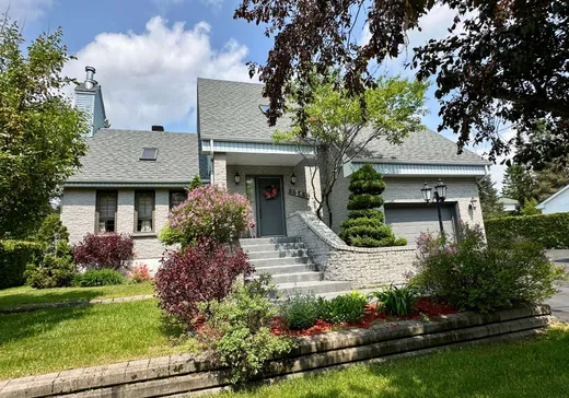 Two or more stories for sale - 2365 Rue Guenette, Val David, J0T2N0