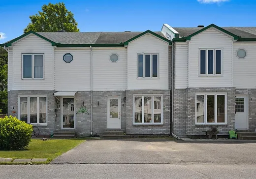 Maison à étages à vendre - 18 Rue Cardinal, Buckingham, J8L3W4