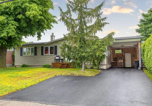 Bungalow for sale - 425 Rue Irwin, Granby, J2J1K5