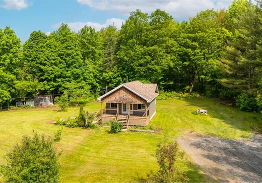 Bungalow for sale - 645 Ch. d'Ely, Richmond, J0B2B0
