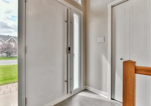 Maison à vendre - 3079 Boul. des Pins, Sainte-Marthe-sur-le-Lac, J0N 1P0