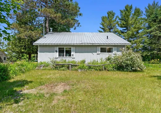 Maison à vendre - 33 Ch. Côtes-Jaunes, Ile Du Grand-Calumet, J0X 1J0