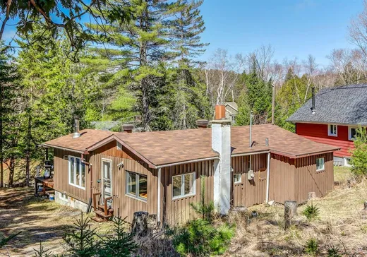 Bungalow à vendre - 2710 Ch. du Lac-Cameron, Val Morin, J0T2T0