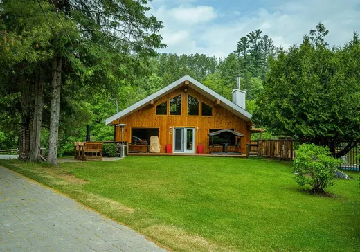 1 1/2 Storey for sale - 185 Ch. de la Falaise, Saint-Sauveur, J0R1K0