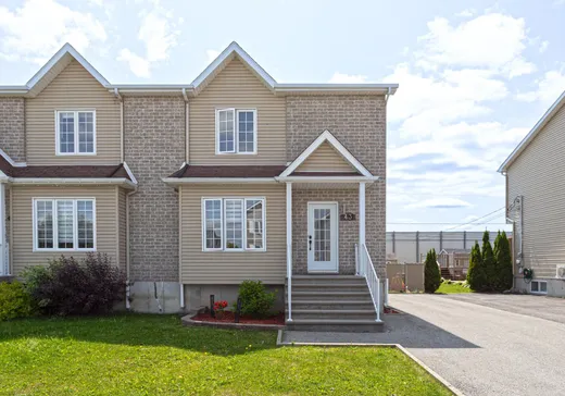 Maison à étages à vendre - 43 Rue de la Passerelle, Salaberry-de-Valleyfield, J6S0H9