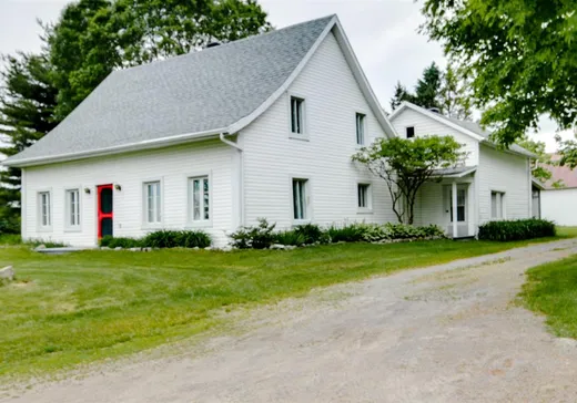 House for sale - 200 Rue de la Petite-Pointe, Ste-Genevieve-De-Batiscan, G0X 2R0