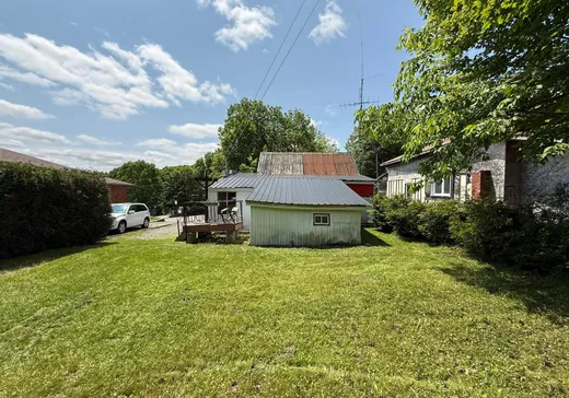 House for sale - 422 Rue St-Antoine, Brownsburg-Chatham, J8G 2X4