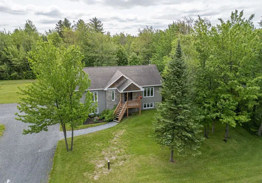 House for sale - 639 Rue du Pont, St-Lambert-De-Lauzon, G0S 2W0