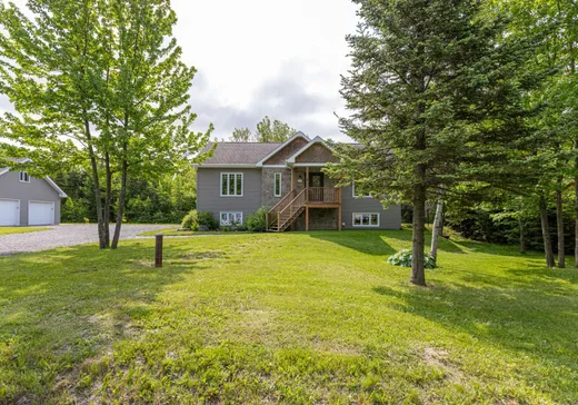 House for sale - 639 Rue du Pont, St-Lambert-De-Lauzon, G0S 2W0