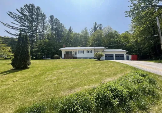 Bungalow à vendre - 7 Rue Hillbury, Bury, J0B1J0