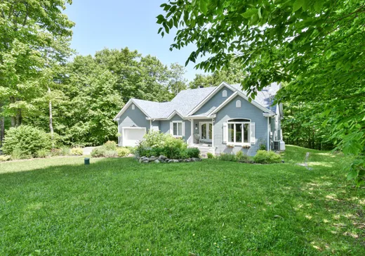 Maison à vendre - 22 Ch. de Munich, Saint-Sauveur, J0R 1R1