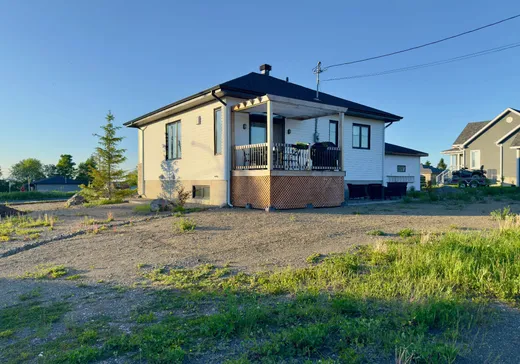 House for sale - 2 Rue des Hirondelles, Sainte-Anne-des-Monts, G4V 0B4