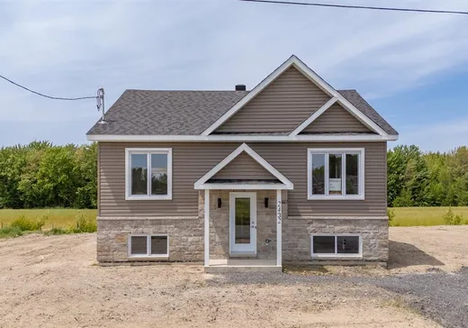 Bungalow à vendre - 2432 Rue Leclerc, Ste-Perpétue L'Islet, J0C1R0