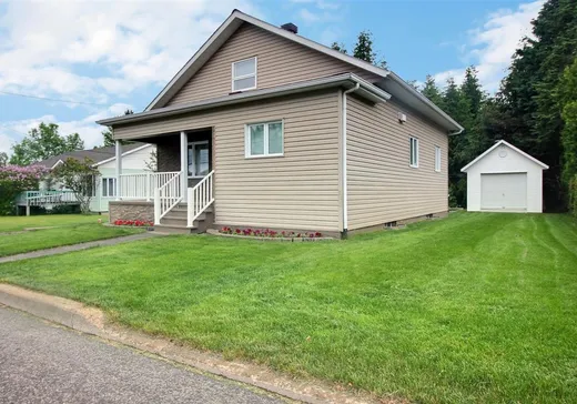 Maison à vendre - 531 Route de la Providence, Pohénégamook, G0L 1J0