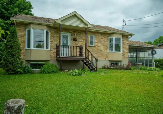 Maison à vendre - 979 Rue des Lacs, Saint-Jérôme, J5L 1S8